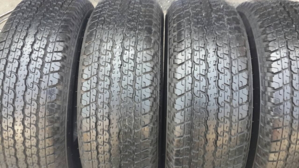 ยางบริสโตน 265/70/16 สภาพสวยๆ