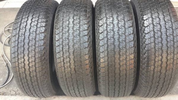 ยางบริสโตน 265/70/16 สภาพสวยๆ ยางบริสโตน 265/70/16 สภาพสวยๆ