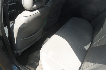 รถมาสด้า 323 1.3 สีเขียว ติดแก๊สลงเล่มแล้ว พร้อมใช้