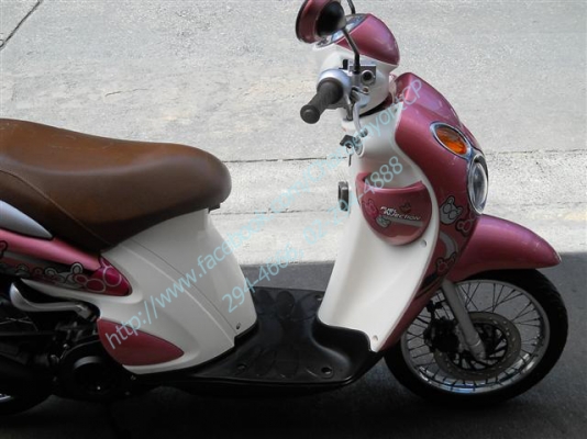 SUZUKI Jelato 125cc. ปี 2012 ชอบแตกต่าง ขี่เจลาโต้ รูปร่างลงตัว โดยเฉพาะด้านหน้า SUZUKI Jelato 125cc. ปี 2012 ชอบแตกต่าง ขี่เจลาโต้ รูปร่างลงตัว โดยเฉพาะด้านหน้า
