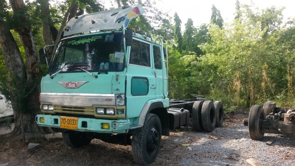 ขายรถ10ล้อ KT925 เพลาเดียว ทะเบียนไม่ขาดพร้อมขับเอาไปทำเทเลอร์ได้เลย เครื่องเกียร์ดีครับEH700 แซสซีสวยยิงทรายแล้ว มีเล่มทะเบียนแต่ไม่มีชุดโอนเจ้าของเก่าเสียชีวิต แต่ต่อภาษีได้ตลอดครับ ขายถูก 270000 บาทเท่านั้น