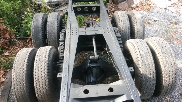 ขายรถ10ล้อ KT925 เพลาเดียว ทะเบียนไม่ขาดพร้อมขับเอาไปทำเทเลอร์ได้เลย เครื่องเกียร์ดีครับEH700 แซสซีสวยยิงทรายแล้ว มีเล่มทะเบียนแต่ไม่มีชุดโอนเจ้าของเก่าเสียชีวิต แต่ต่อภาษีได้ตลอดครับ ขายถูก 270000 บาทเท่านั้น