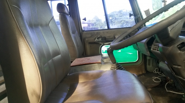 ขายรถ10ล้อ KT925 เพลาเดียว ทะเบียนไม่ขาดพร้อมขับเอาไปทำเทเลอร์ได้เลย เครื่องเกียร์ดีครับEH700 แซสซีสวยยิงทรายแล้ว มีเล่มทะเบียนแต่ไม่มีชุดโอนเจ้าของเก่าเสียชีวิต แต่ต่อภาษีได้ตลอดครับ ขายถูก 270000 บาทเท่านั้น