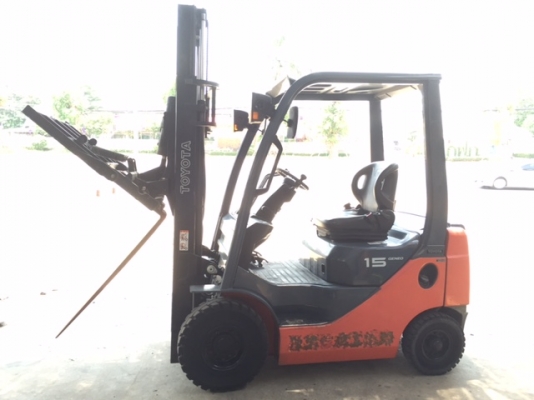 ขายฟอร์คลิฟต์ TOYOTA 02-8FD15  ,ดีเซล ,เสาสูง 4.5. เมตร, ฮิ้งฟอร์ค งาปรับคว่ำ - หงาย , ใช้งานมา 3000 ช.ม      ( SPECS JAPAN )   นำเข้าจากญี่ปุ่น  ไม่เคยใช้งานในเมืองไทย