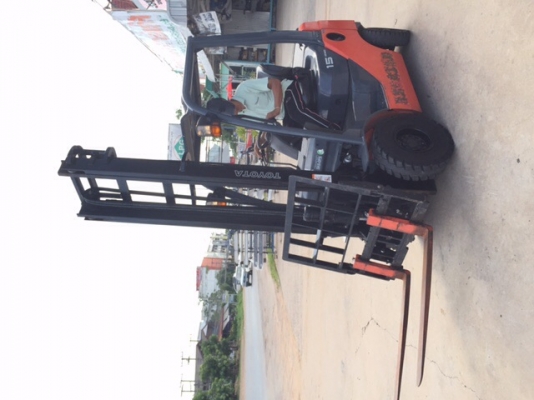 ขายฟอร์คลิฟต์ TOYOTA 02-8FD15  ,ดีเซล ,เสาสูง 4.5. เมตร, ฮิ้งฟอร์ค งาปรับคว่ำ - หงาย , ใช้งานมา 3000 ช.ม      ( SPECS JAPAN )   นำเข้าจากญี่ปุ่น  ไม่เคยใช้งานในเมืองไทย