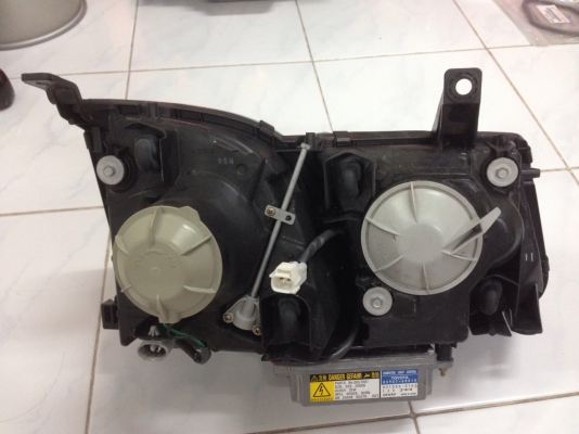 ไฟหน้า XENON LEXUS LX470
