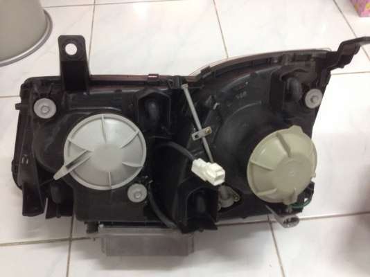 ไฟหน้า XENON LEXUS LX470