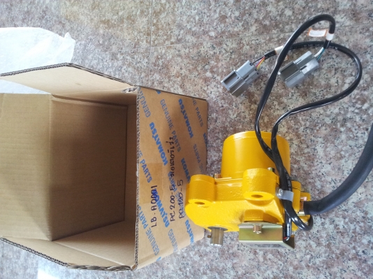 ขายมอเตอร์คันเร่ง KOMATSU 200-5,6,7 120-5,6 ขายมอเตอร์คันเร่ง KOMATSU 200-5,6,7 120-5,6