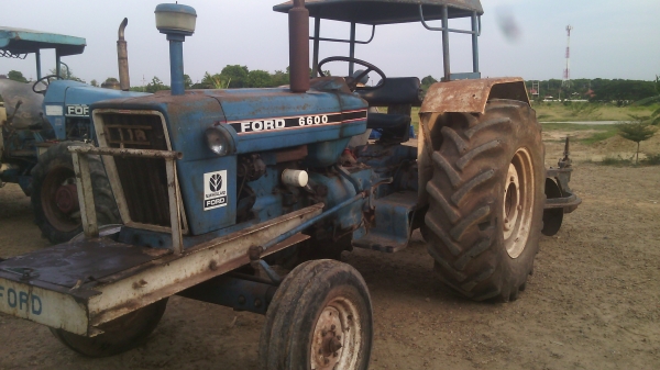 ขายรถไถFORD   T3  รุ่น5000เต็มคันตามสภาพเเน่นๆพร้อมใช้งานทะเบียนพร้อม