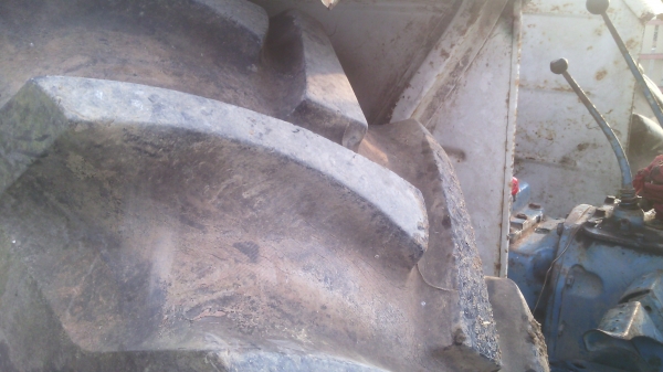 ขายรถไถFORD   T3  รุ่น5000เต็มคันตามสภาพเเน่นๆพร้อมใช้งานทะเบียนพร้อม