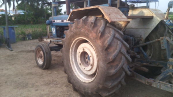 ขายรถไถFORD   T3  รุ่น5000เต็มคันตามสภาพเเน่นๆพร้อมใช้งานทะเบียนพร้อม