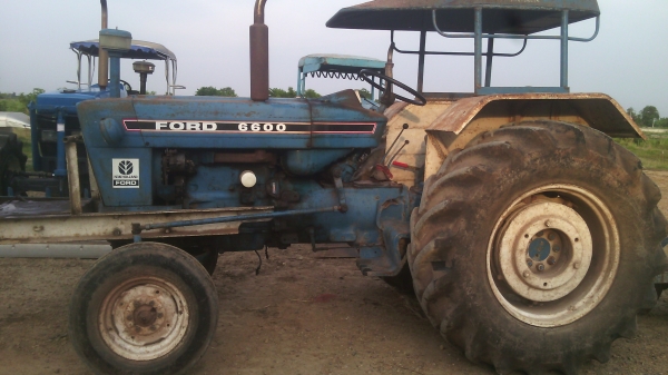 ขายรถไถFORD   T3  รุ่น5000เต็มคันตามสภาพเเน่นๆพร้อมใช้งานทะเบียนพร้อม