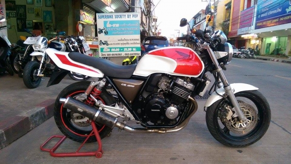 ขายคับ HONDA CB400 ปี95 เวอร์ชั่นR ของแต่งล้น ท่อแต่ง แฮนด์บาร์ โคมตาเพชร สเตอร์หลังแต่ง ไฟเลี้ยวLED กระจกแต่ง อินวอยส์ สรรพสามิตร สวยๆ คับ ราคา 59500 บาท ส่งได้ทั่วไทยคับ สนใจติดต่อ 081-0578282 FACEBOOK POP BIGBIKE SAKONNAKHON ไอดีไลน์ POPBIGBIKESAKON คั