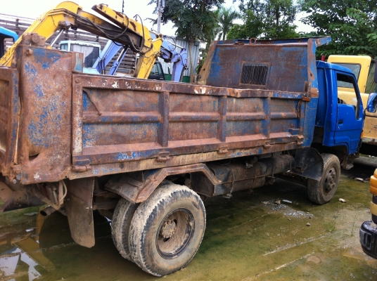 ขาย ISUZU DYNA BU91  ปี 36 ดั้ม 5 คิว 086-4218321