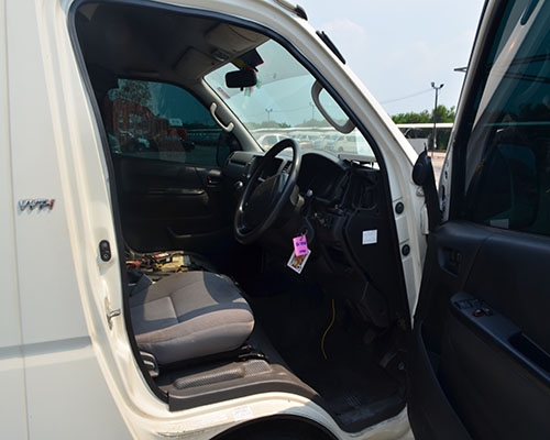 TOYOTA HIACE COMMUTER 2.7 NGV TOYOTA HIACE COMMUTER 2.7 NGV