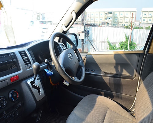 TOYOTA HIACE COMMUTER 2.7 NGV A/T