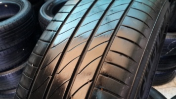 ขายยาง195/65/15 ยางMICHELIN PRIMACY 3st ปี13 ( 1ชุด )