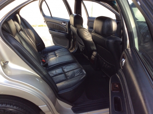 ขายรถนิสสัน เซฟิโร่ A32 ปี1999 เครื่อง VQ 2.0 ออโต้ ติดแก๊ส LPG ระบบหัวฉีด ตัวท็อป airbag/abs ระบบไฟฟ้าทั้งคัน เบาะหนัง ลายไม้ วิทยุCDเคนวูด แอร์ดิจิตอล ภายในสะอาด ตัวถังเดิมๆสีเงามีริ้วรอยเล็กน้อย แม็กเดิม รถขับดี ประหยัด นิ่มนวล พร้อมใช้ได้เลยครับ ประกั