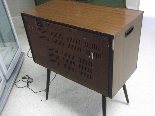 ขายทีวีเก่าโบราณขาเหลา