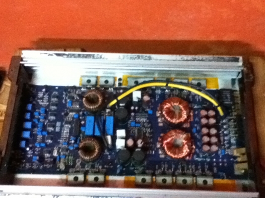 ขายแอมป์ AUDIOBANK รุ่น F-11D (2ch) ClassD 1100w ขายถูกๆ 1800.-