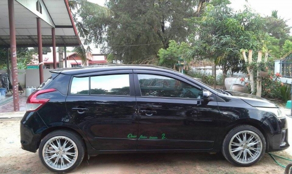 !!!!!!! ขายดาวน์ aii new yaris ปี 2014 วิ่งแค่ 17000 km สวยมาก ไม่เคยเคลม !!!!!