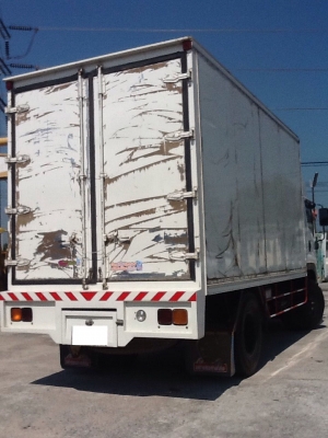 6 ล้อตู้ประตู 3 บาน ISUZU รุ่น FTR