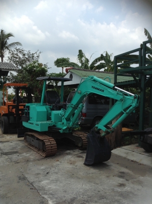 +++ ขายแบคโฮ  YANMAR TC27  ดีเซล  3  สูบ  แทร็คเหล็กครับ