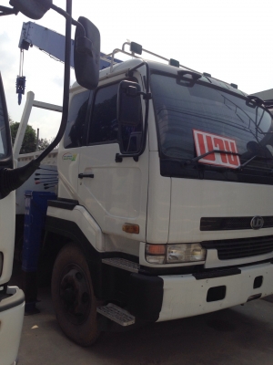 10 ล้อกะบะคอกเตี้ย ติดเครน 7 ตัน 5 ปลอก เพลาเดียว NISSAN รุ่น บิ๊กทั่ม