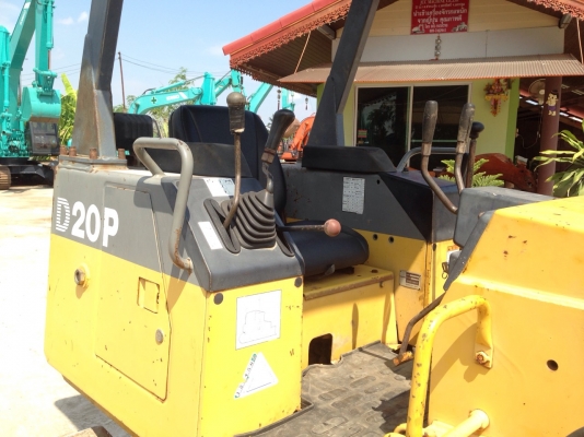 ขายด่วน รถแทรกเตอร์ KOMATSU D20P-7E  แทรค50  สภาพสวยใช้งานน้อย นำเข้าเองจากญี่ปุ่นโดยตรง