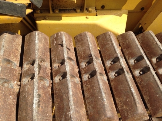 ขายด่วน รถแทรกเตอร์ KOMATSU D20P-7E  แทรค50  สภาพสวยใช้งานน้อย นำเข้าเองจากญี่ปุ่นโดยตรง