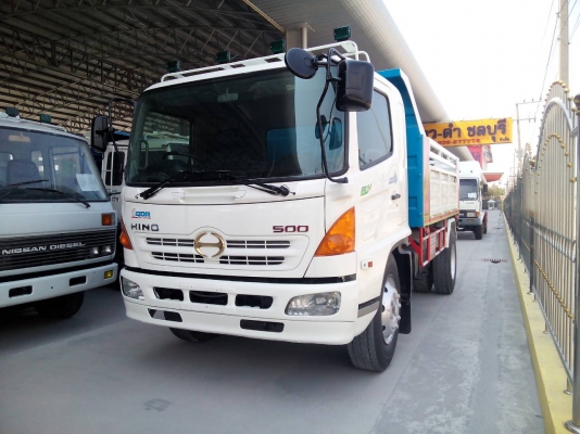 6 ล้อกะบะดั๊มพ์ HINO รุ่น เมก้า