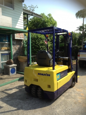 +++ ขายโฟล์คลิฟท์ไฟฟ้านั่งขับ  KOMATSU FB18  ขนาด 1.8  ตัน  (รถนอก   8,000  ชม.)  เสา 3 เมตร  เกียร์ออโตเมติค  ยางตัน