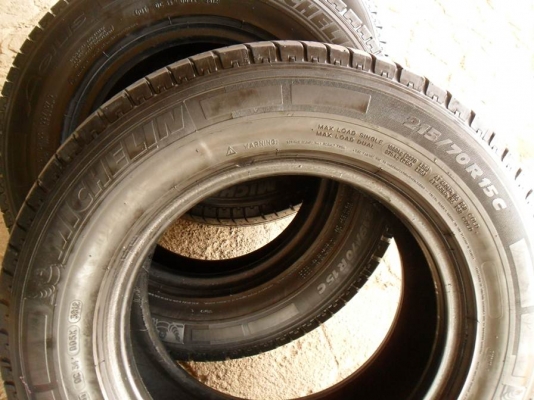 ยางรถกระบะขอบ15 มิชลิน215-70-R15ลงพื้นปี13(4เส้น2,600บ)ดอกหนามาก90\% ยางรถกระบะขอบ15 มิชลิน215-70-R15ลงพื้นปี13(4เส้น2,600บ)ดอกหนามาก90\%