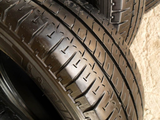 ยางรถกระบะขอบ15 มิชลิน215-70-R15ลงพื้นปี13(4เส้น2,600บ)ดอกหนามาก90\% ยางรถกระบะขอบ15 มิชลิน215-70-R15ลงพื้นปี13(4เส้น2,600บ)ดอกหนามาก90\%