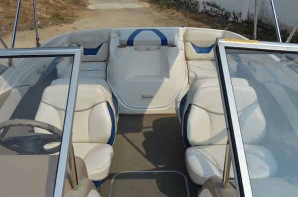 เรือหลายรุ่นหลายขนาดให้เลือกซื้อ Bayliner, Sea Ray, Stingray, Mariah เจ้าของขายเองสวยๆทั้งนั้นเชิญแวะมาดูได้ครับ