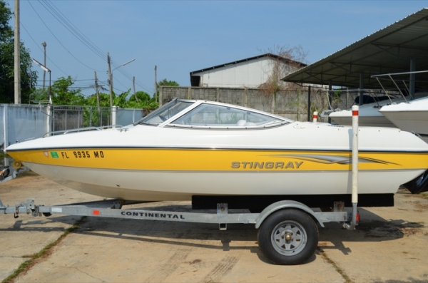 เรือหลายรุ่นหลายขนาดให้เลือกซื้อ Bayliner, Sea Ray, Stingray, Mariah เจ้าของขายเองสวยๆทั้งนั้นเชิญแวะมาดูได้ครับ