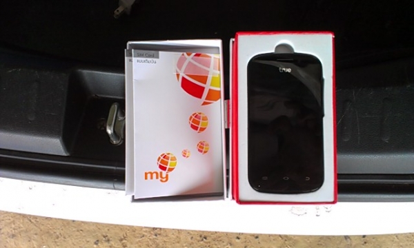 true smart มีกล้องหน้า หลัง ใส่ซิม myได้ 800 บาท