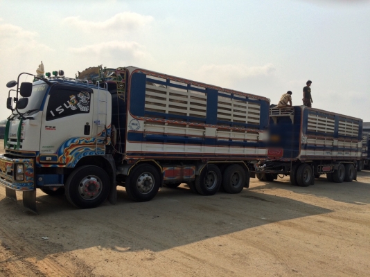 Isuzu 360 เหล็ก แม่ ยาว 6.10 สูง 2.2 กว้าง 2.50 ลูก ยาว 7.0 สูง 2.20 กว้าง 2.5 สนใจติดต่อ 093-1406977 เต้