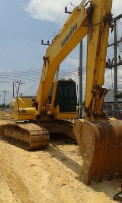 ขายรถแบคโฮ KOMATSU PC200-7 C80XXX ทำงานมา 3700 ชั่วโมง สนใจโทร 081-970-1072