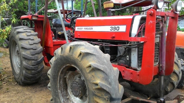 ขายรถไถ MASSEY 390 4WD พร้อมดันหน้า ผาน 4 ราคา 380,000 สอบถาม 0818618678 อ.แกลง จ.ระยอง