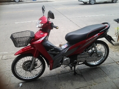 เวฟ110iปี54ตาท มือ