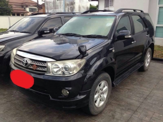 Toyota Fortuner ปี09    เครื่อง2.7  ออโต้