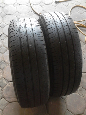215/70R15 MICHELIN AGILIS ปี 2013 มี 2 เส้น tel.081-427-3941