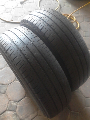215/70R15 MICHELIN AGILIS ปี 2013 มี 2 เส้น tel.081-427-3941