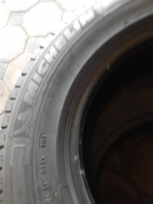 215/70R15 MICHELIN AGILIS ปี 2013 มี 2 เส้น tel.081-427-3941