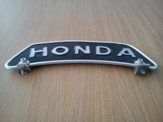 แผ่นป้าย HONDA คลาสสิค ติด บังโคลนหน้า