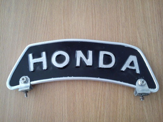 แผ่นป้าย HONDA คลาสสิค ติด บังโคลนหน้า