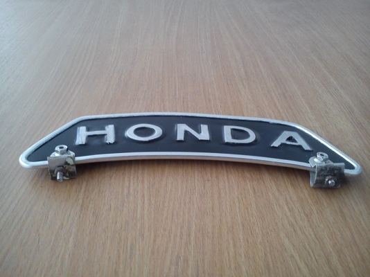 แผ่นป้าย HONDA คลาสสิค ติด บังโคลนหน้า