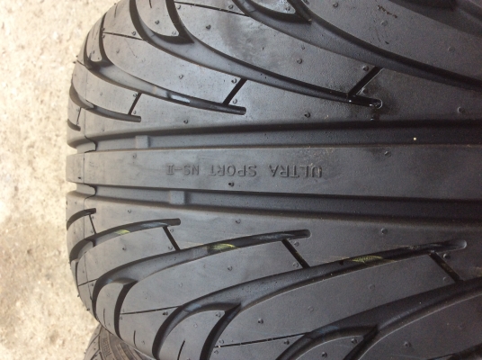 ขายยาง Nankang NS-2 Treadwear 180 (กึ่งซอฟ)  225-35-19 ยางใหม่ค้างปีครับ