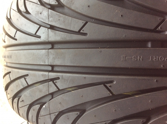 ขายยาง Nankang NS-2 Treadwear 180 (กึ่งซอฟ)  225-35-19 ยางใหม่ค้างปีครับ